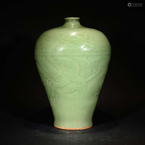 A LONGQUAN WARE MEIPING