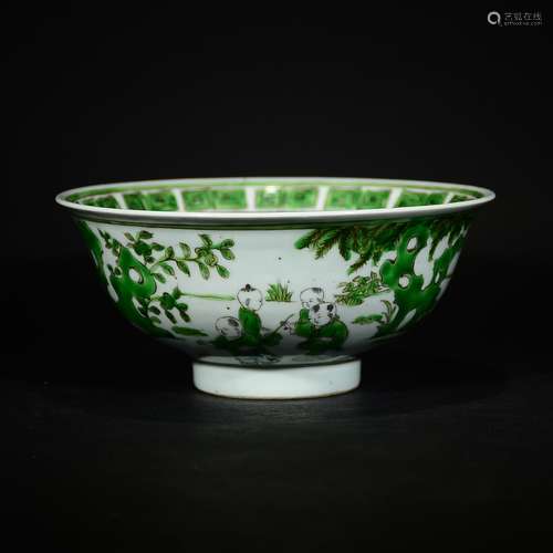 JIAJING MARK, A GREEN DECORATED BOWL