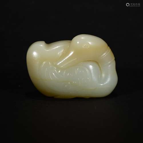 A WHITE JADE GOOSE SHAPE ORNAMENT