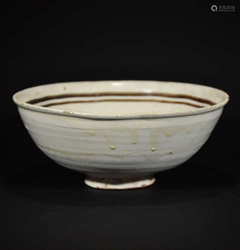 A CIZHOU WARE CARVED BOWL