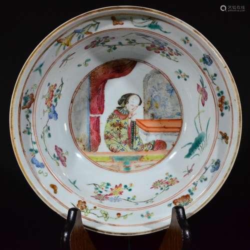 19TH C., A FAMILLE ROSE FIGURAL BOWL