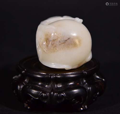 QING D., A CARVED HETIAN JADE CALABASH ORNAMENT