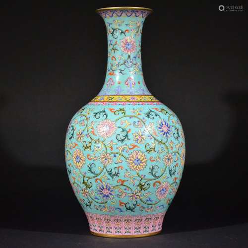 QING D., A GILD FAMILLE ROSE VASE