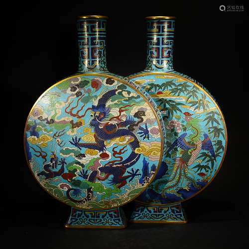 QIANLONG MARK, A CLOISONNE ENAMEL DOUBLE VASE