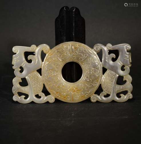 WARRING STATES PERIOD, A DOUBLE DRAGON JADE PENDANT