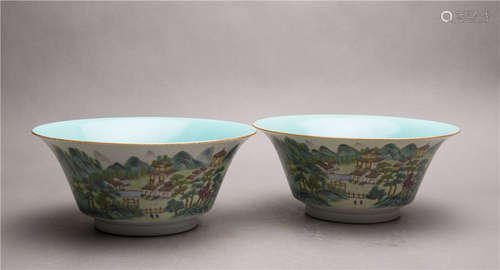 A PAIR OF FAMILLE-ROSE BOWLS