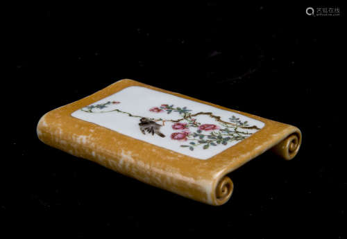 Chinese Famille Rose Porcelain Ink Stand
