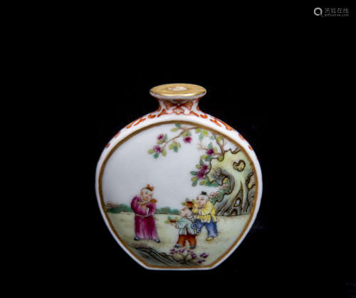 Chinese Famille Rose Porcelain Snuff Bottle, Qianlong Mark.