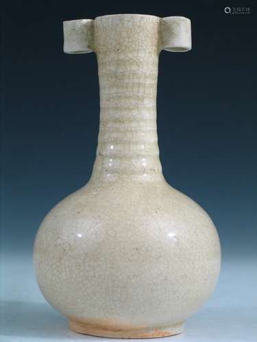 Chinese Yingqing Porcelain Vase.