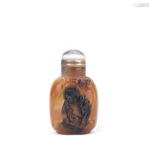 AN AGATE SNUFF BOTTLE