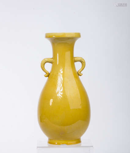 Chinese Monochrome Yellow Glazed Porcelain Vase, Kangxi Mark.
