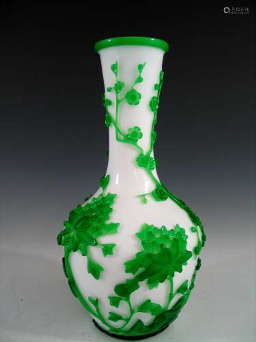 Chinese Imperial Peking Glass Vase, Qianlong Mark.