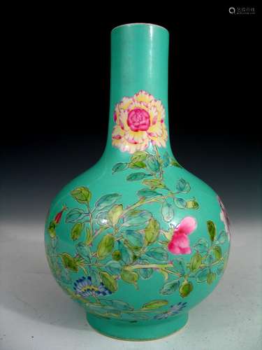 TURQUOISE-GLAZED FAMILLE-ROSE BOTTLE VASE