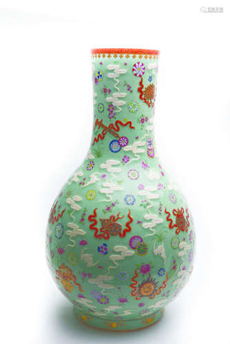 A LARGE FAMILLE-ROSE ON CELADON GLAZE VASE