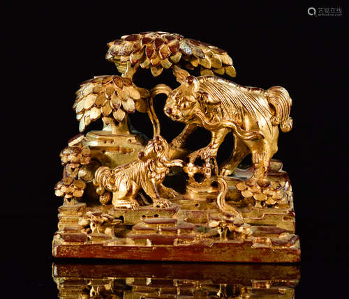 Chinese Carved Gilt Wood Foolion