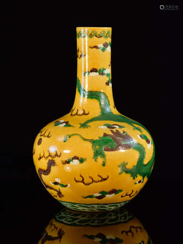 Chinese San Cai Porcelain Tian Chung Vase with Dragon Motif