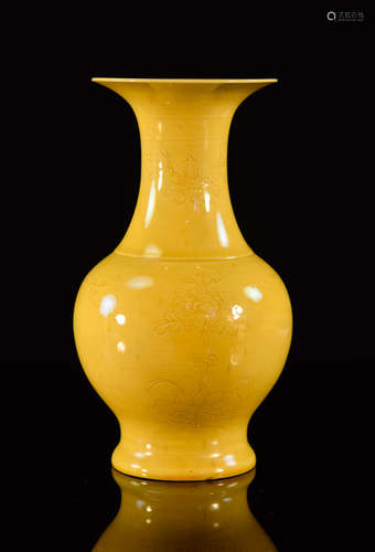 Chinese Yellow Glazed Porcelain Vase