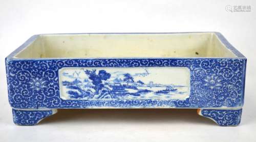 Chinese Blue & White Porcelain Footed Planter