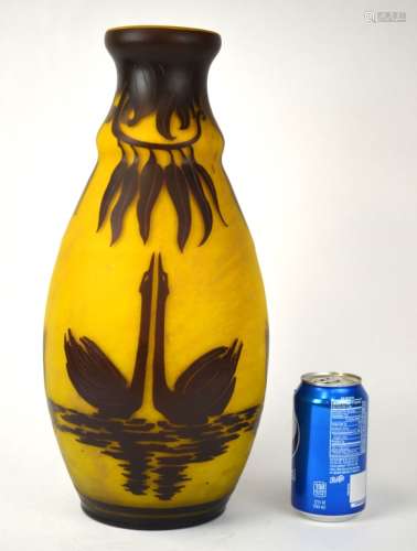 Le Verre Fransais Swan Glass Vase