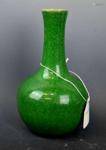 18th/19th C Chinese Porcelain Apple Green Vase
