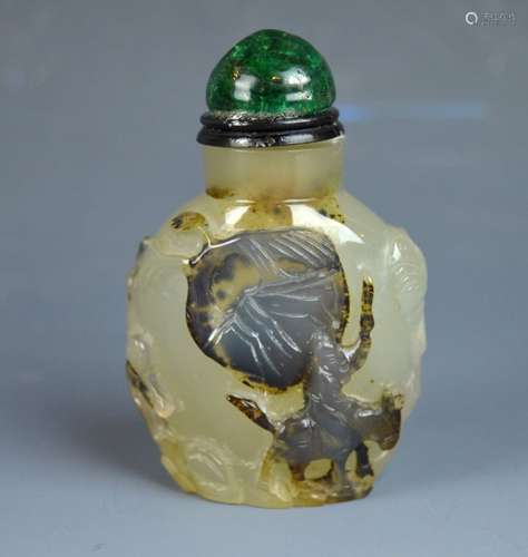 Chinese Carved Suzhou Agate Snuff Bottle