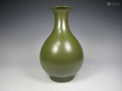 A TEA-DUST GLAZED VASE,  QIANLONG MARK