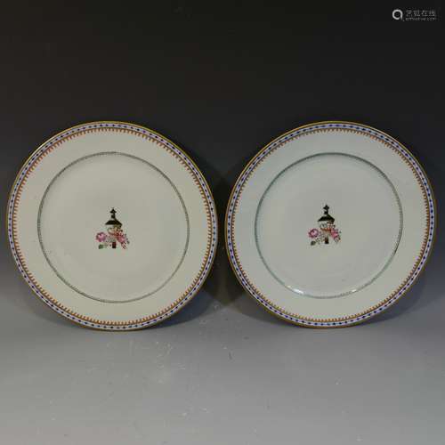 PAIR ANTIQUE CHINESE FAMILLE ROSE PORCELAIN PLATES - 18 CENTURY