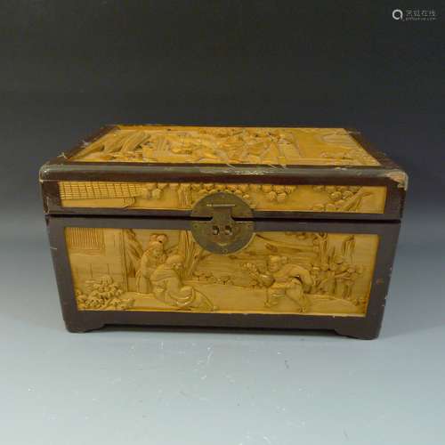 ANTIQUE CHINESE CARVED BOXWOOD BOX.  REPUBLIC PERIOD