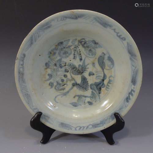 ANTIQUE CHINESE BLUE WHITE PORCELAIN DISH MING DYNASTY