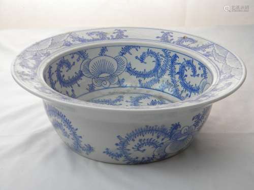 CHINESE LARGE ANTIQUE BLUE AND WHITE BOWL QING