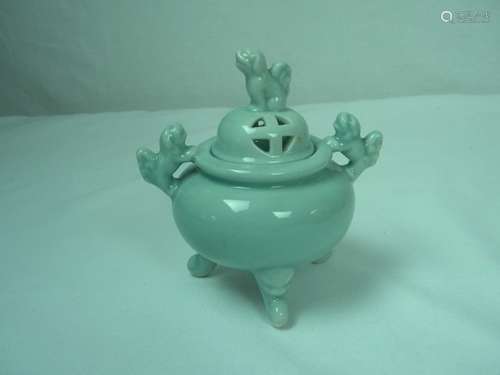 LIGHT GREEN GLAZED INCENSE BURNER FOO DOG