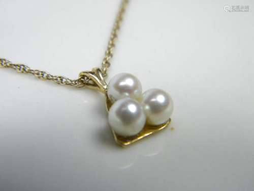 14K Gold Pearl Pendnat Necklace