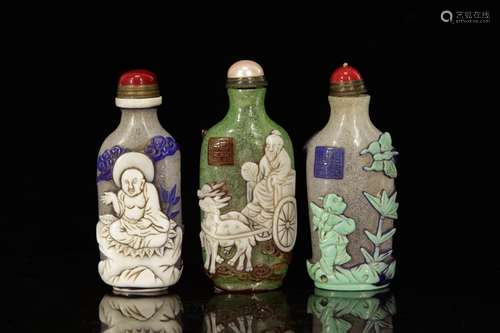 Three Pieces of Chinese Peking Glass Snuff Bottle