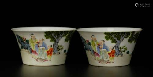 Pair of Chinese Famille Rose Porcelain Bowls