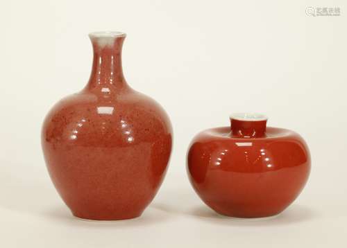 2 Pieces of Chinese Peach Bloom Vases