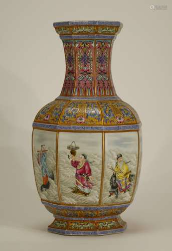 Chinese Octagon Shape Enameled Vase