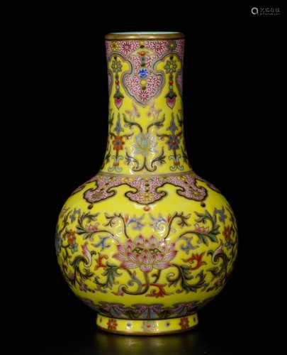 Chinese Yellow Glazed Enamel Porcelain Vase