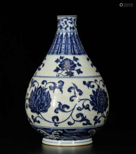 Chinese Blue/White Porcelain Vase