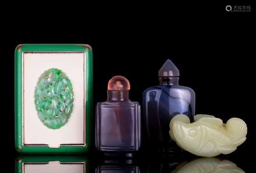 A Group of Chinese Snuff Bottle & Toggle & Jadeite