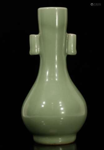 Chinese Long Quan Porcelain Vase