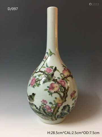 Chinese Long Neck Famille Rose Porcelain Vase