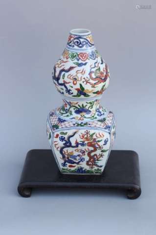 Chinese Famille Verte Gourd Shape Vase