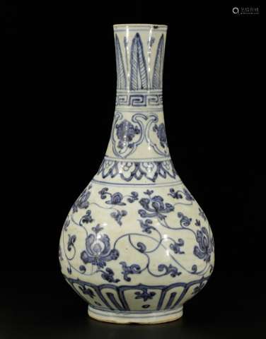 Chinese Blue/White Porcelain Vase