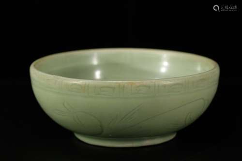 Chinese Long Quan Pottery Bowl