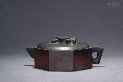 清 端石雕梅花紋蓋茶壺型硯台
