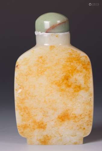 CHINESE PLAIN WHITE JADE SNUFF BOTTLE WITH SKIN