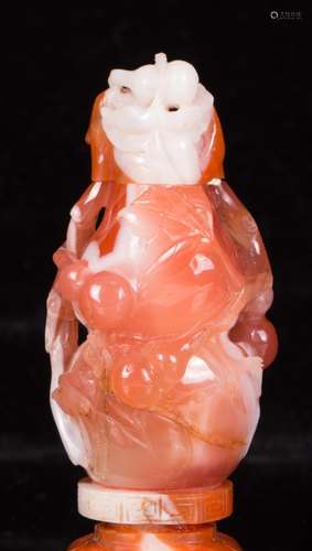 CHINESE RED AGATE DOUBLE GOURD COVER VASE