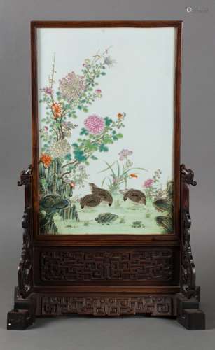 CHINESE FAMILLE ROSE PORCELAIN TABLE SCREEN