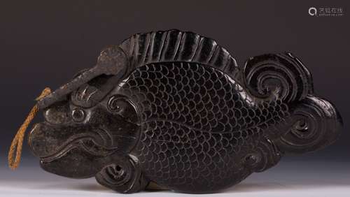 CHINESE JADE STONE CARVED FISH