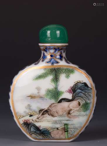 CHINESE GILT BLUE WHITE FAMILLE ROSE SNUFF BOTTLE